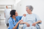 Patientin Pflegeperson